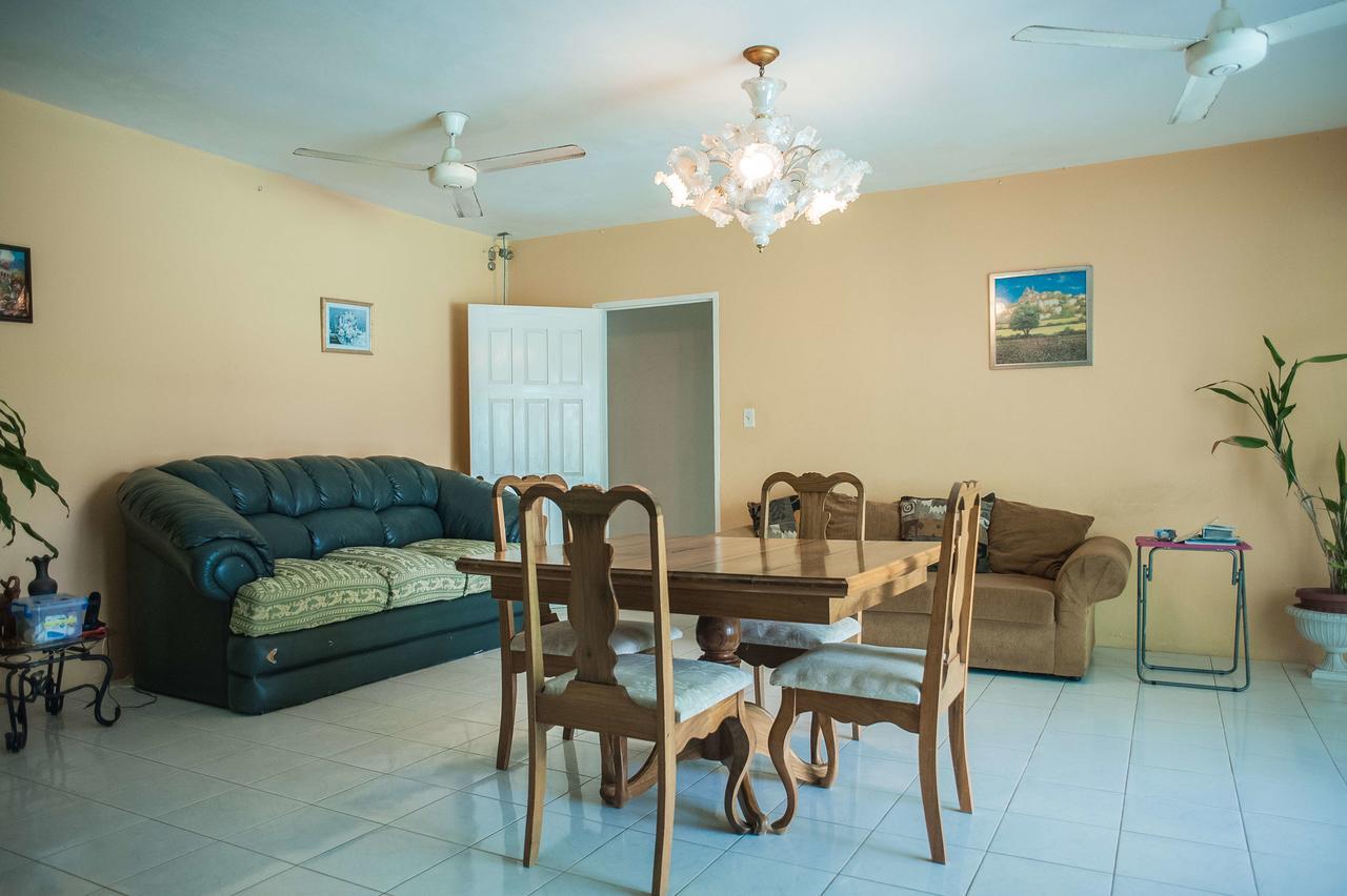 Diamond Villa Guest House Montego Bay Esterno foto