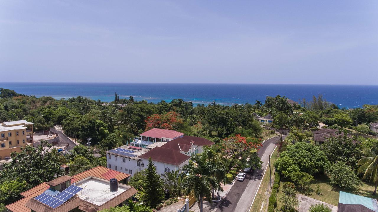 Diamond Villa Guest House Montego Bay Esterno foto