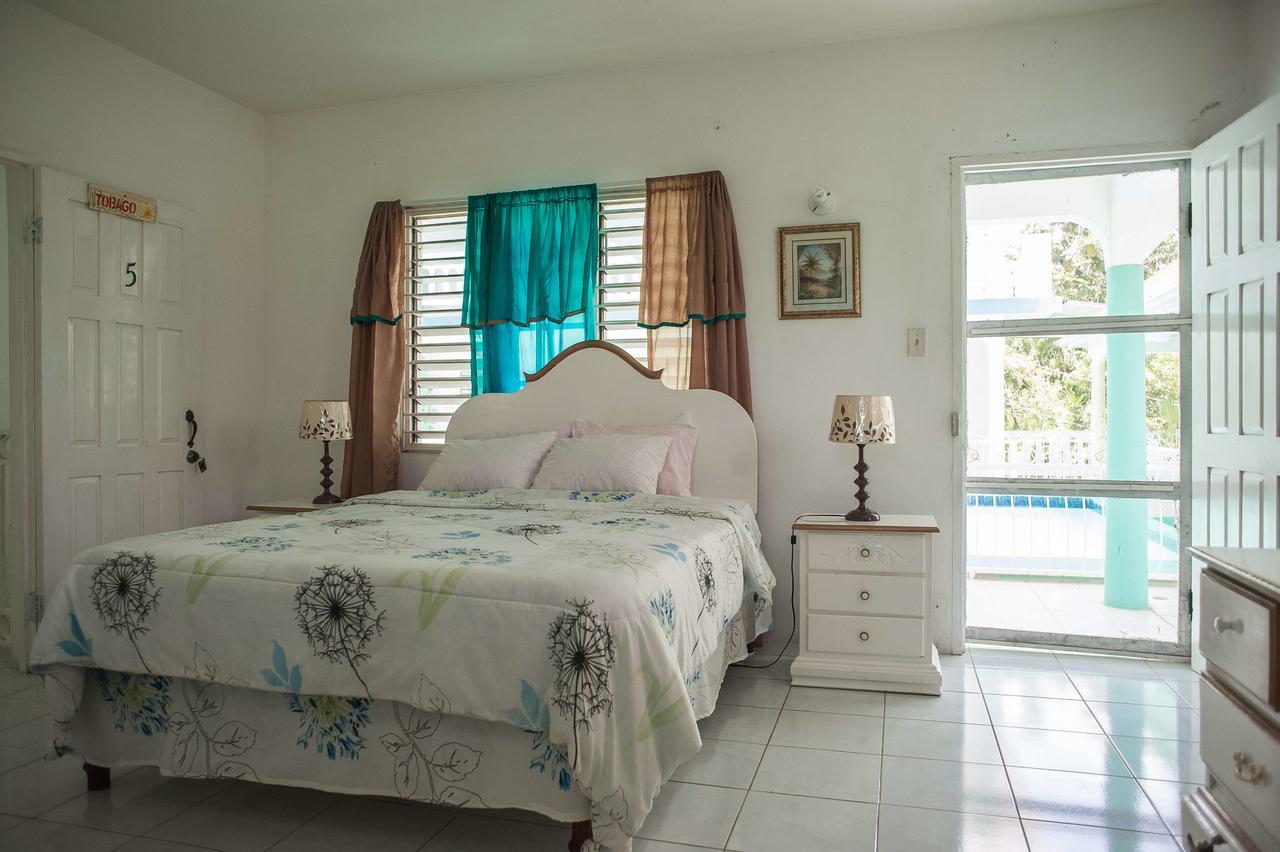 Diamond Villa Guest House Montego Bay Esterno foto
