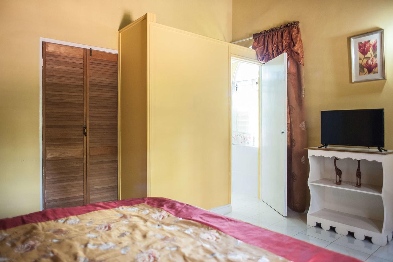 Diamond Villa Guest House Montego Bay Esterno foto