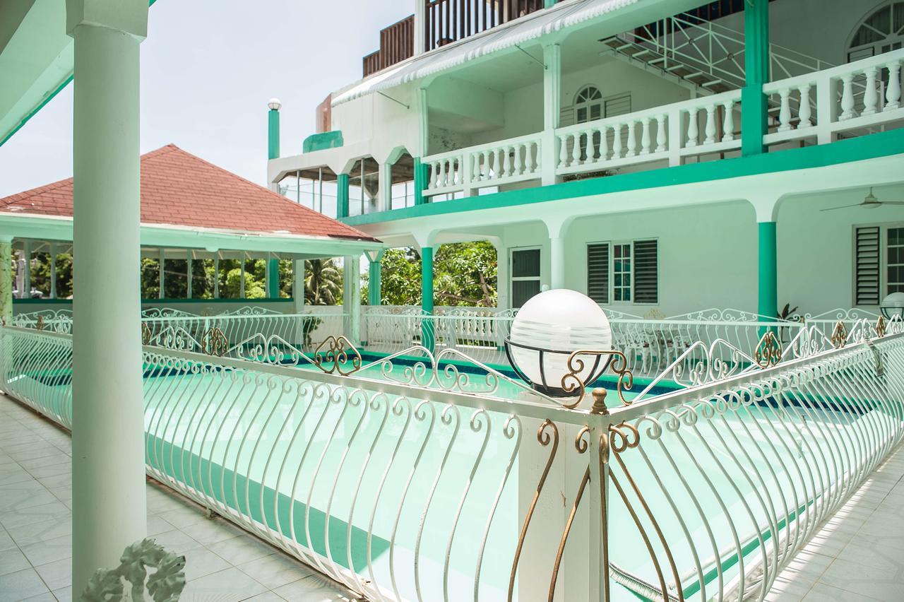 Diamond Villa Guest House Montego Bay Esterno foto