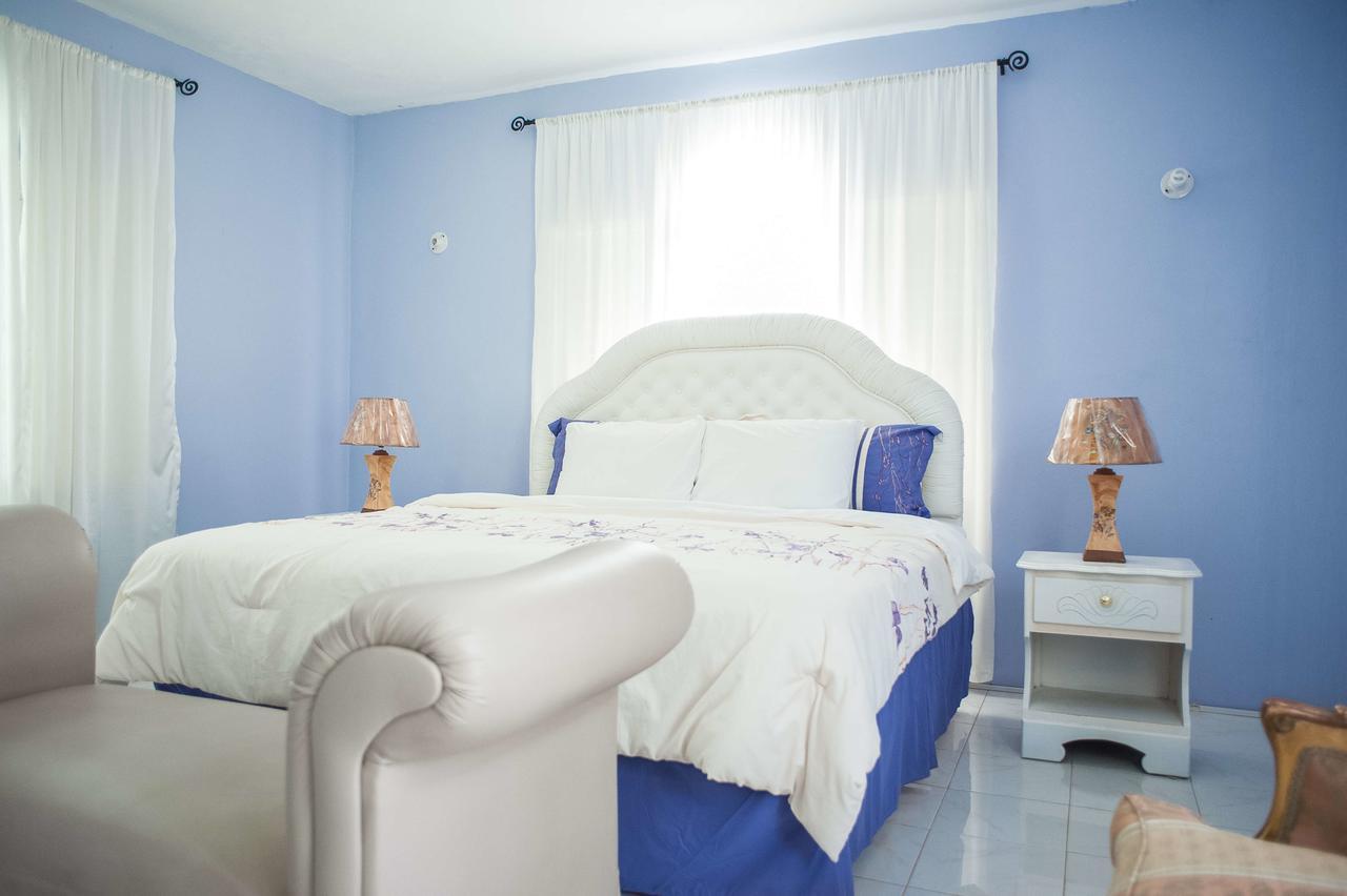 Diamond Villa Guest House Montego Bay Esterno foto