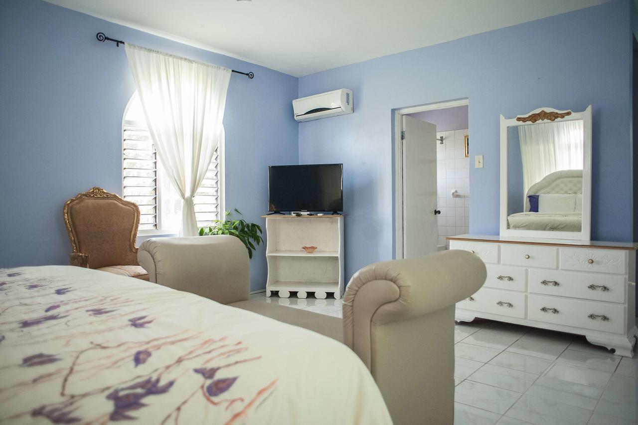 Diamond Villa Guest House Montego Bay Esterno foto