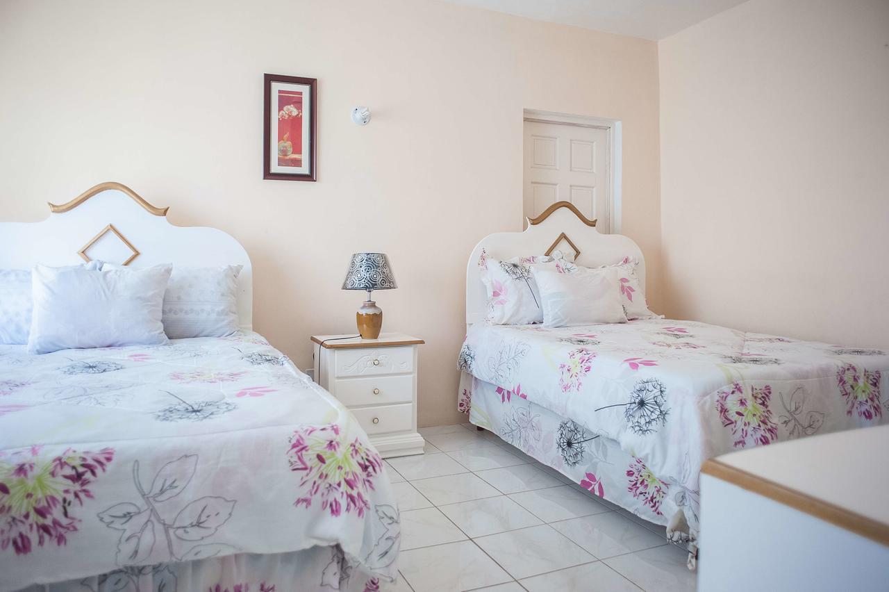 Diamond Villa Guest House Montego Bay Esterno foto